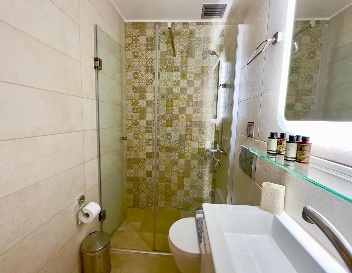 Yulia Luxury Apartments オウランオウポリ エクステリア 写真